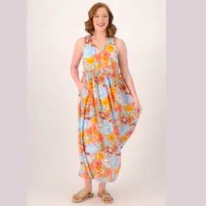 Studio Park x Kerstin Lindquist
Regular Flowy Printed Dress NWOT